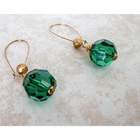 Vintage Green Glass Bead Earrings Gold Tone 3" Drop Dangle Statement Retro - Picture 2 of 8